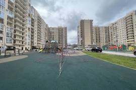 Большая 1-к квартира в тихом районе города.